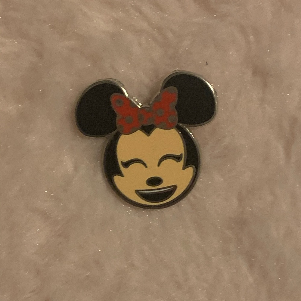 Minnie pin